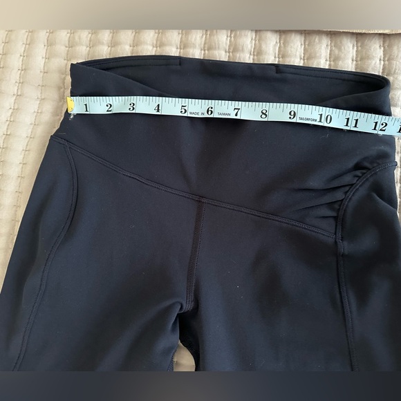 LULULEMON dark blue medium waist straight leg leggings size 4 - like NEW - Picture 6 of 10